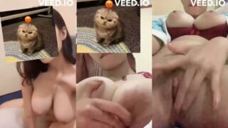 Bokep omek ojol pamerim tubuh indah hot